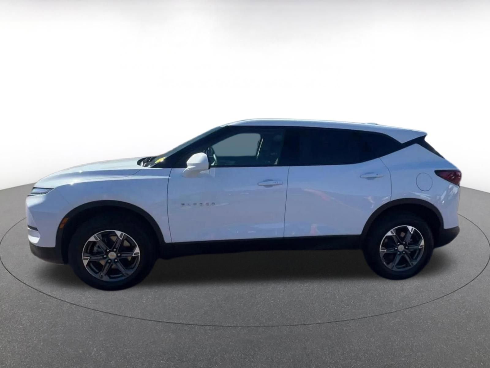 Used 2025 Chevrolet Blazer LT image 9