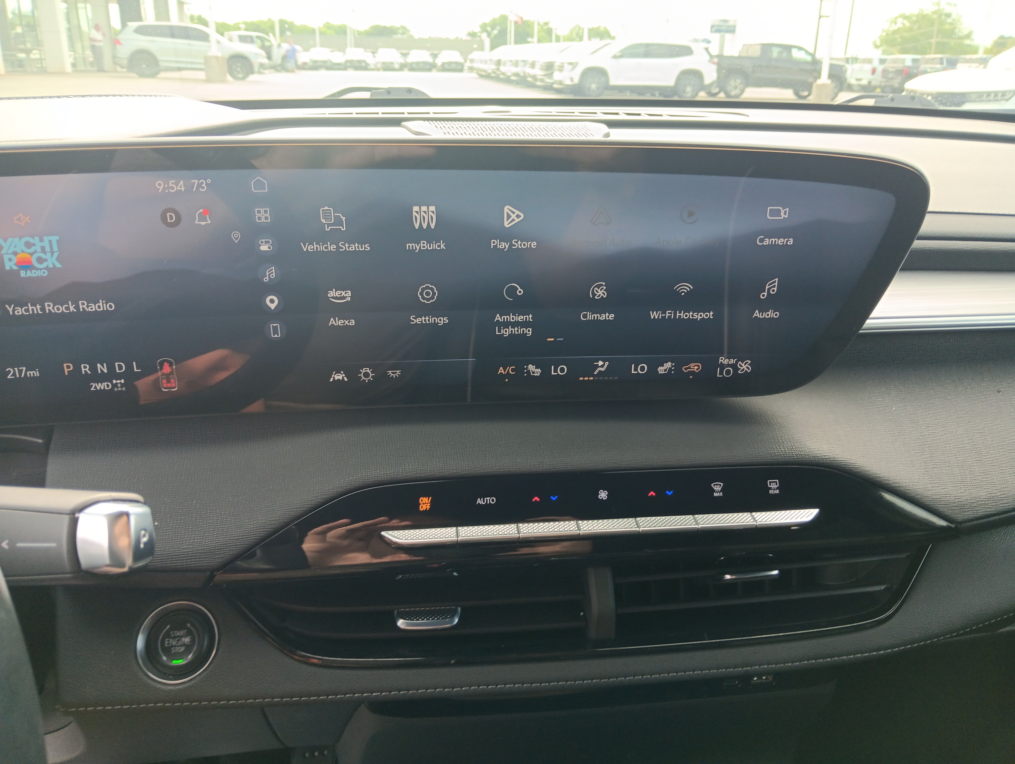 Used 2025 Buick Enclave Preferred AWD/4WD image 13