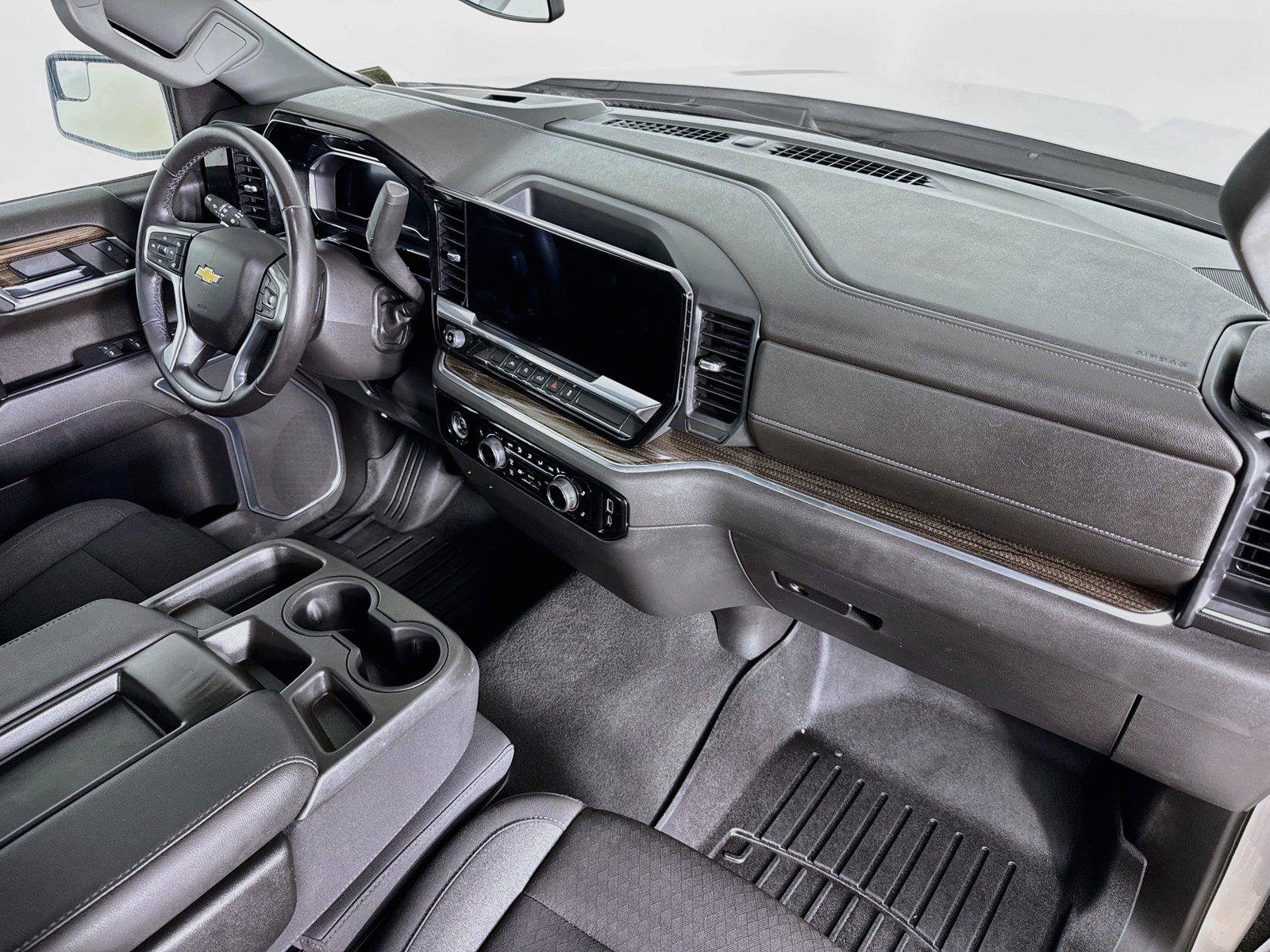 Used 2022 Chevrolet Silverado 1500 LT AWD/4WD image 29