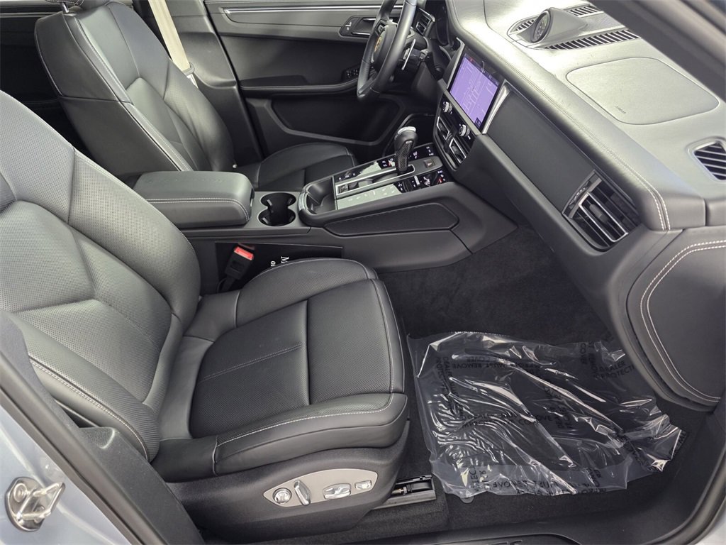 Used 2023 Porsche Macan GTS image 33
