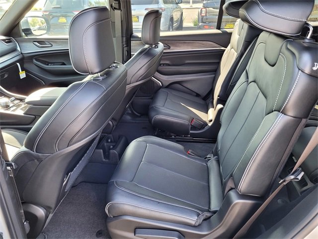 New 2024 Jeep Grand Cherokee L Overland w/ Trailer Tow Package image 7