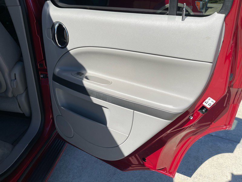 Used 2011 Chevrolet HHR LS image 36