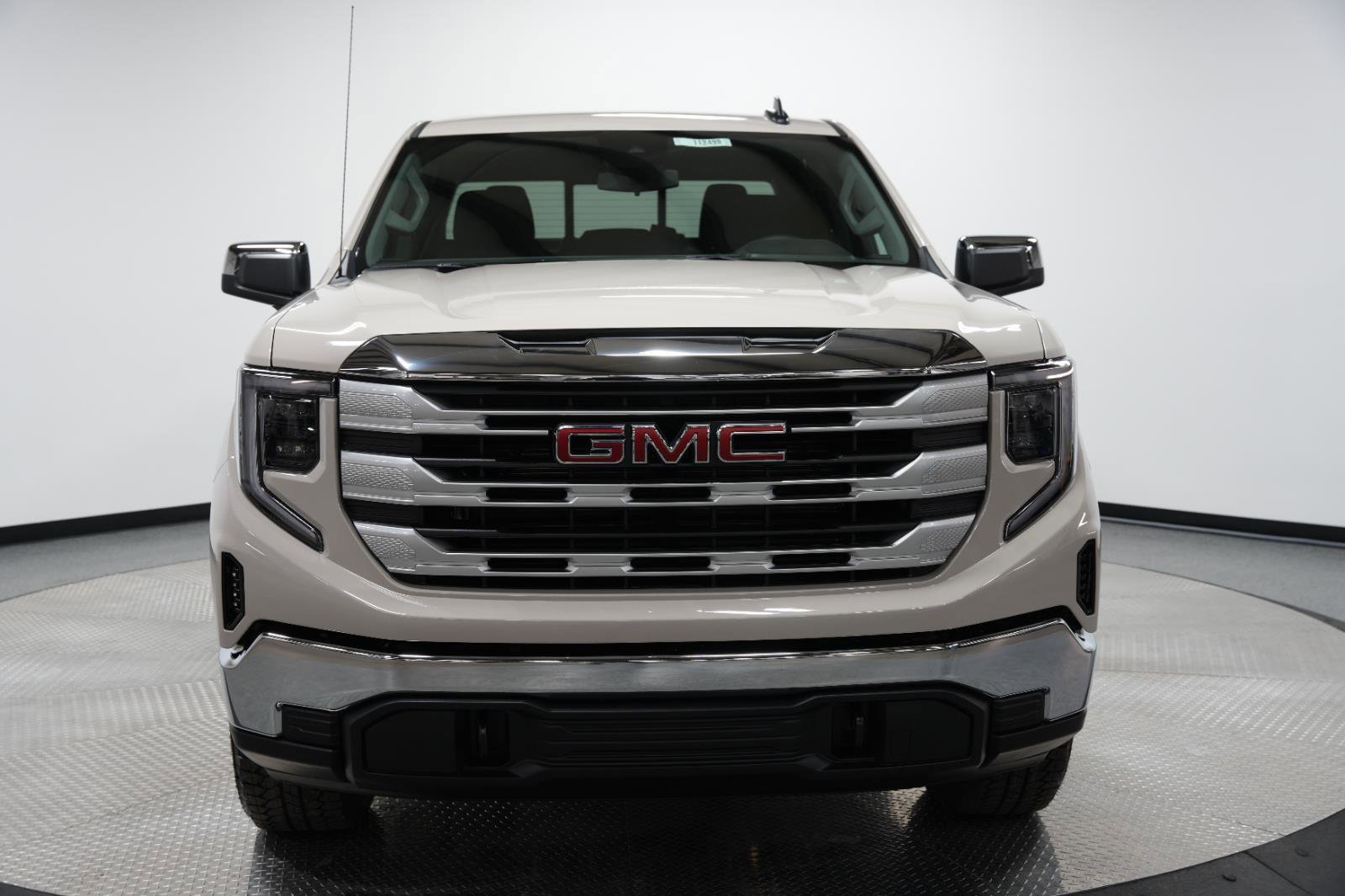 New 2026 GMC Sierra 1500 SLE image 2