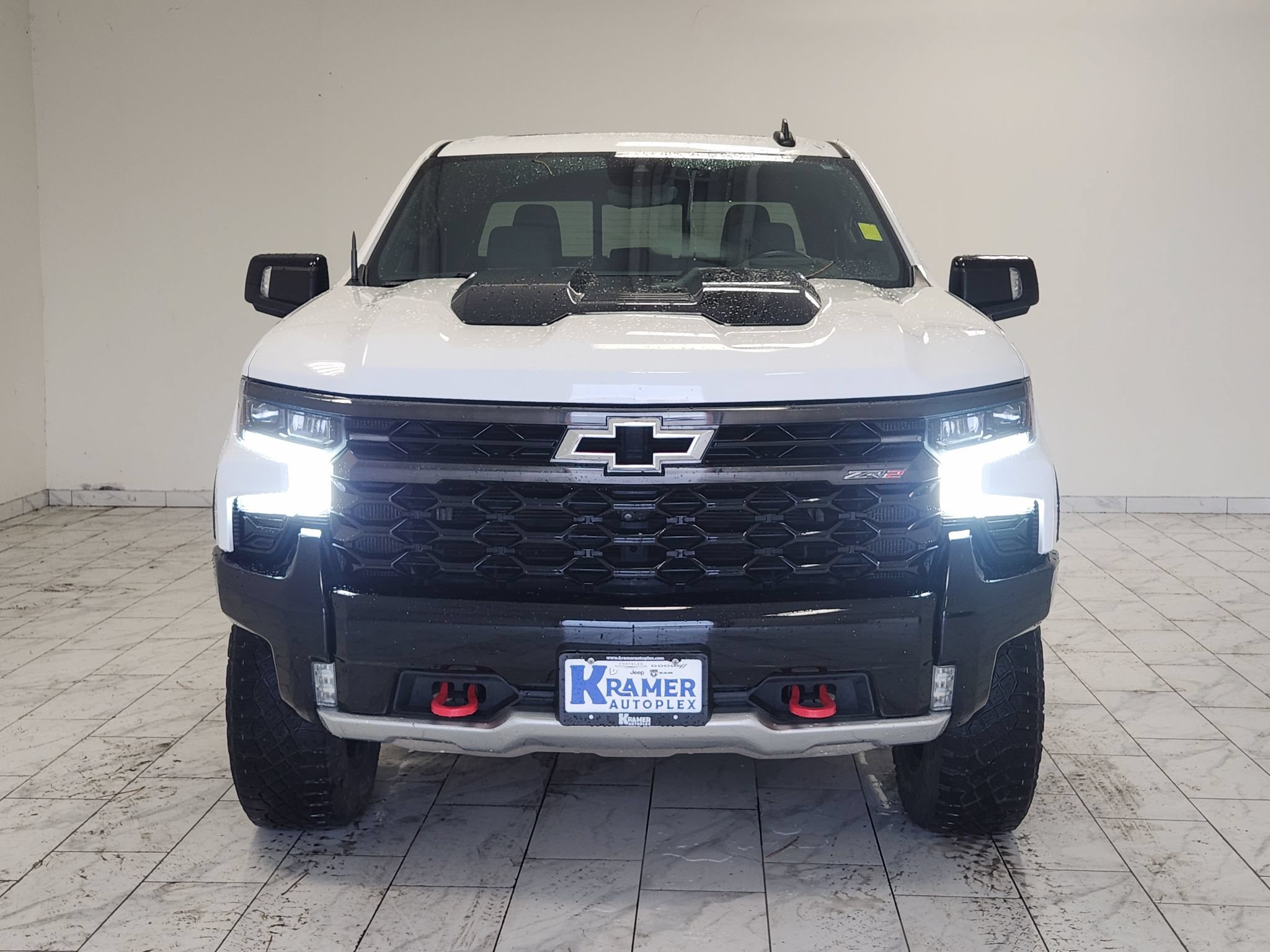Used 2022 Chevrolet Silverado 1500 ZR2 w/ Technology Package AWD/4WD image 2