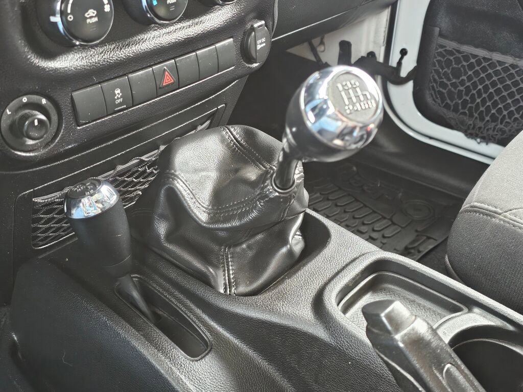 Used 2016 Jeep Wrangler Unlimited Sport image 23