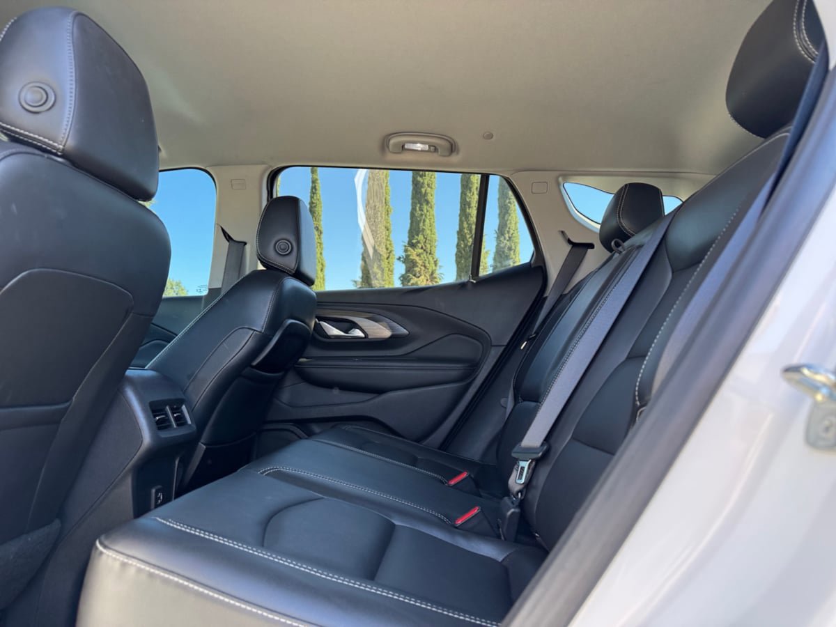 Used 2022 GMC Terrain SLT image 17