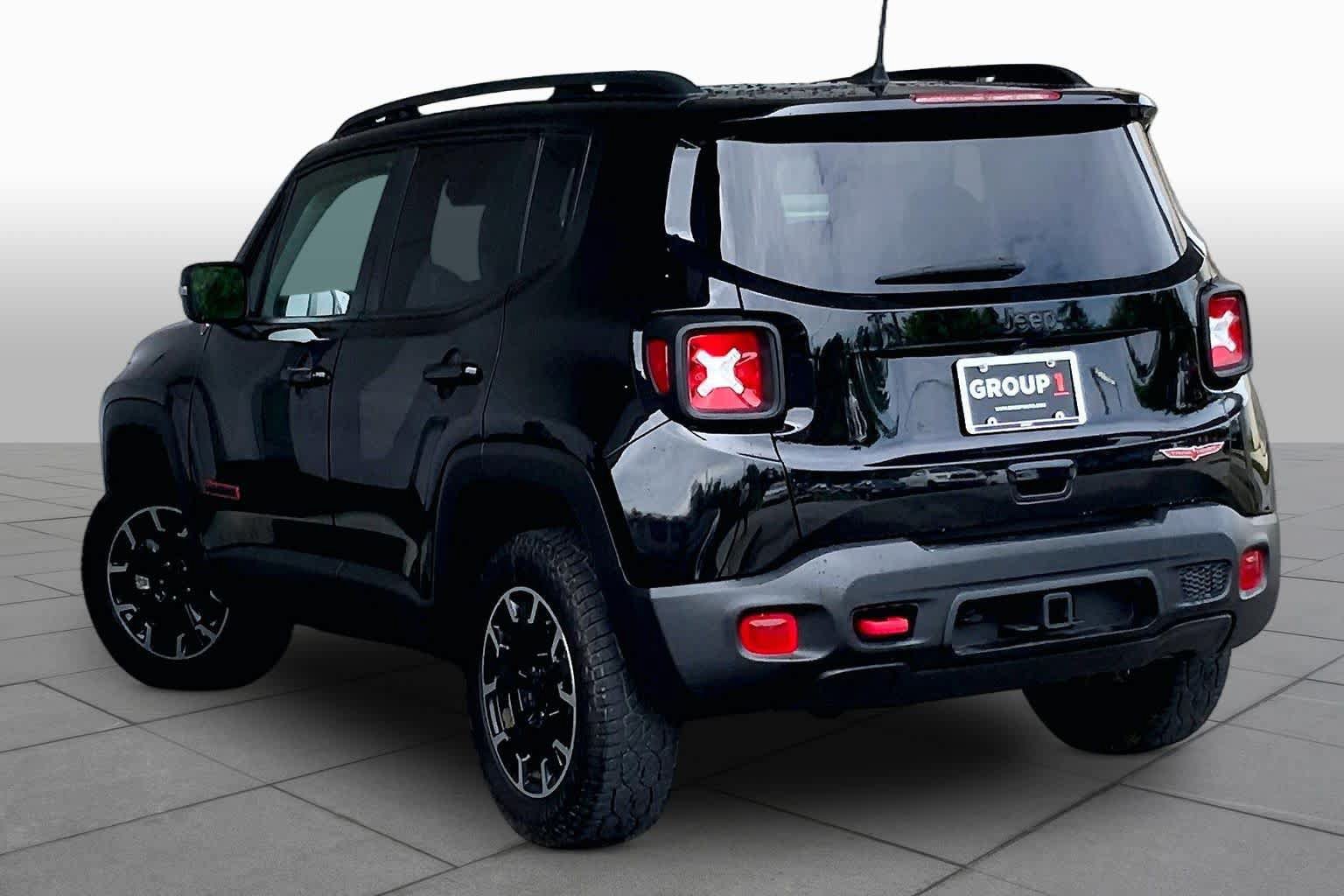 Used 2023 Jeep Renegade Trailhawk w/ Sun/Sound Group AWD/4WD image 12