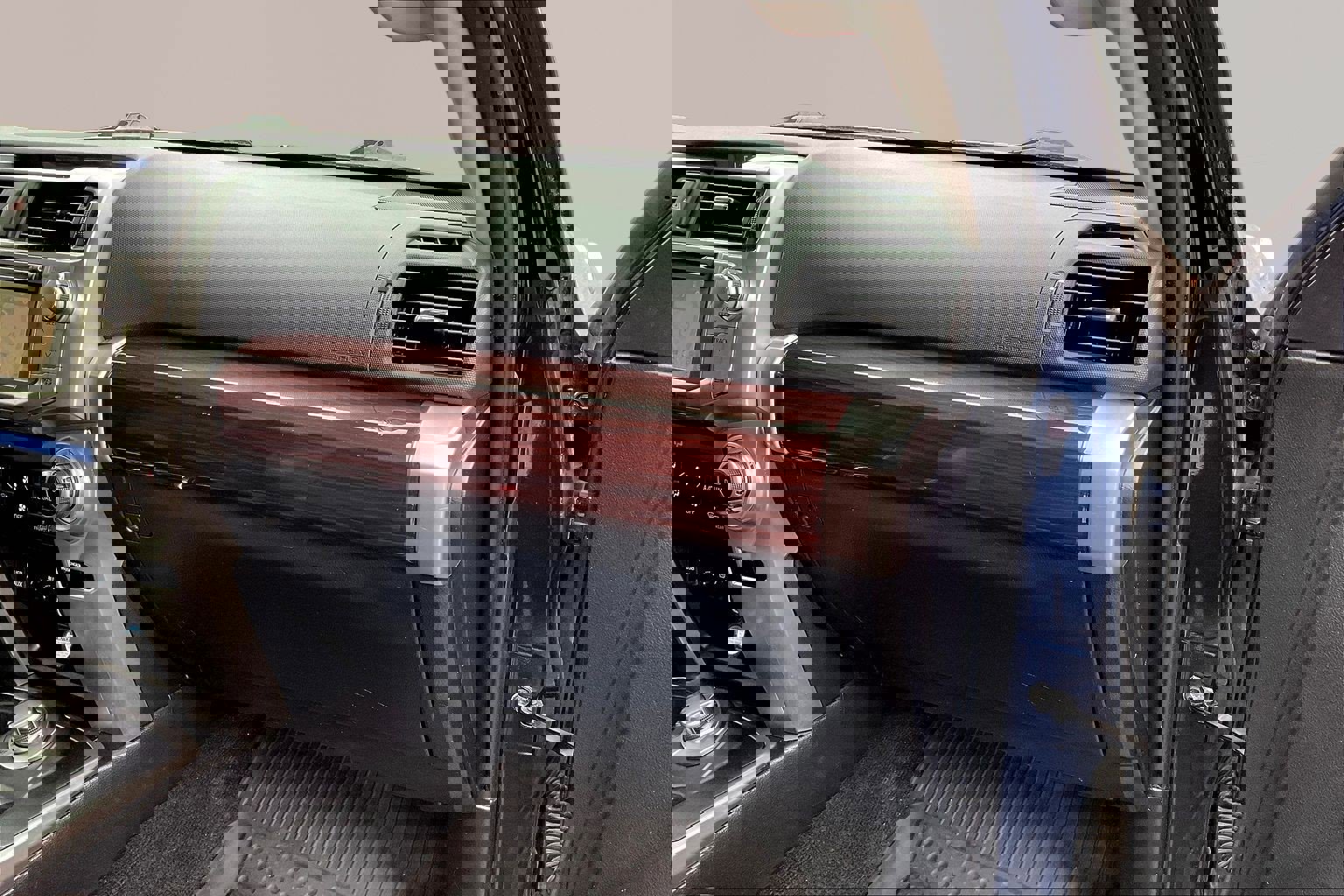 Used 2016 Toyota 4Runner Limited image 26