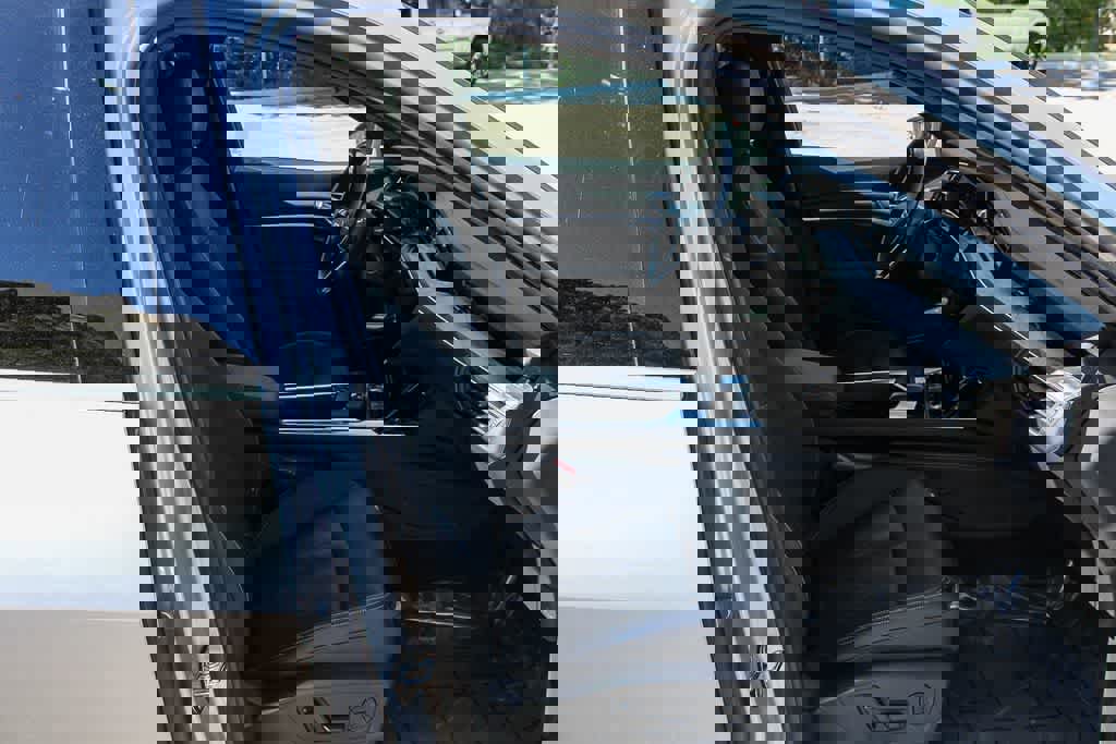 Used 2023 Audi e-tron Premium Plus w/ Premium Plus Package image 15