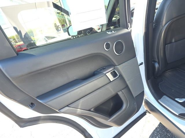 Used 2020 Land Rover Range Rover Sport HSE image 37