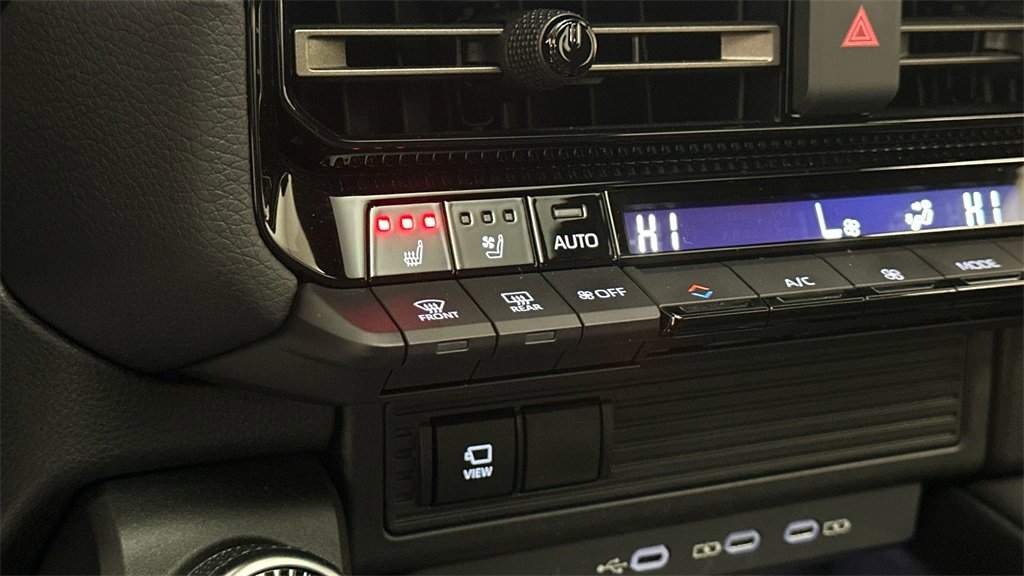 Used 2024 Toyota Land Cruiser image 30