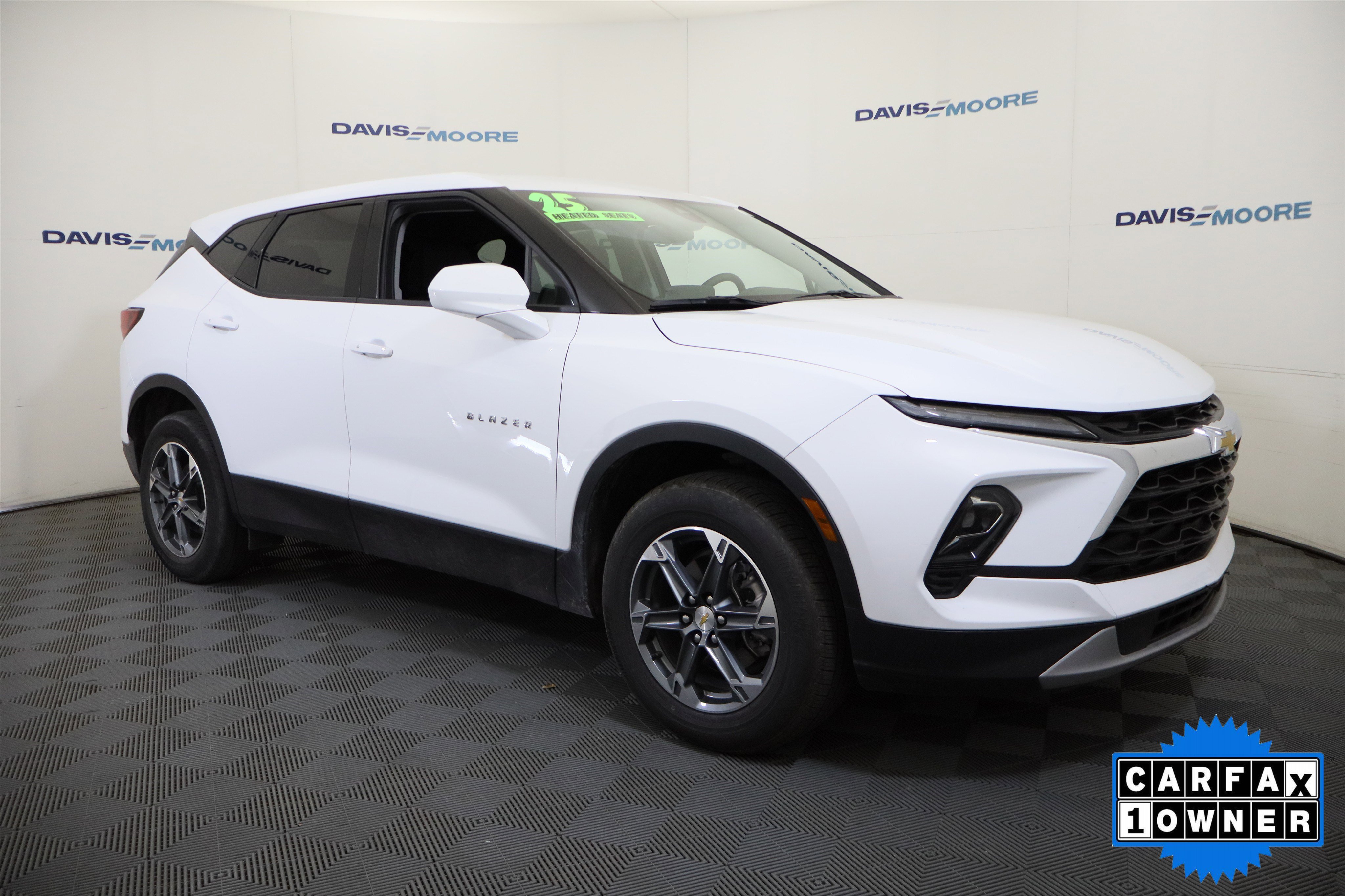Used 2025 Chevrolet Blazer LT AWD/4WD image 3