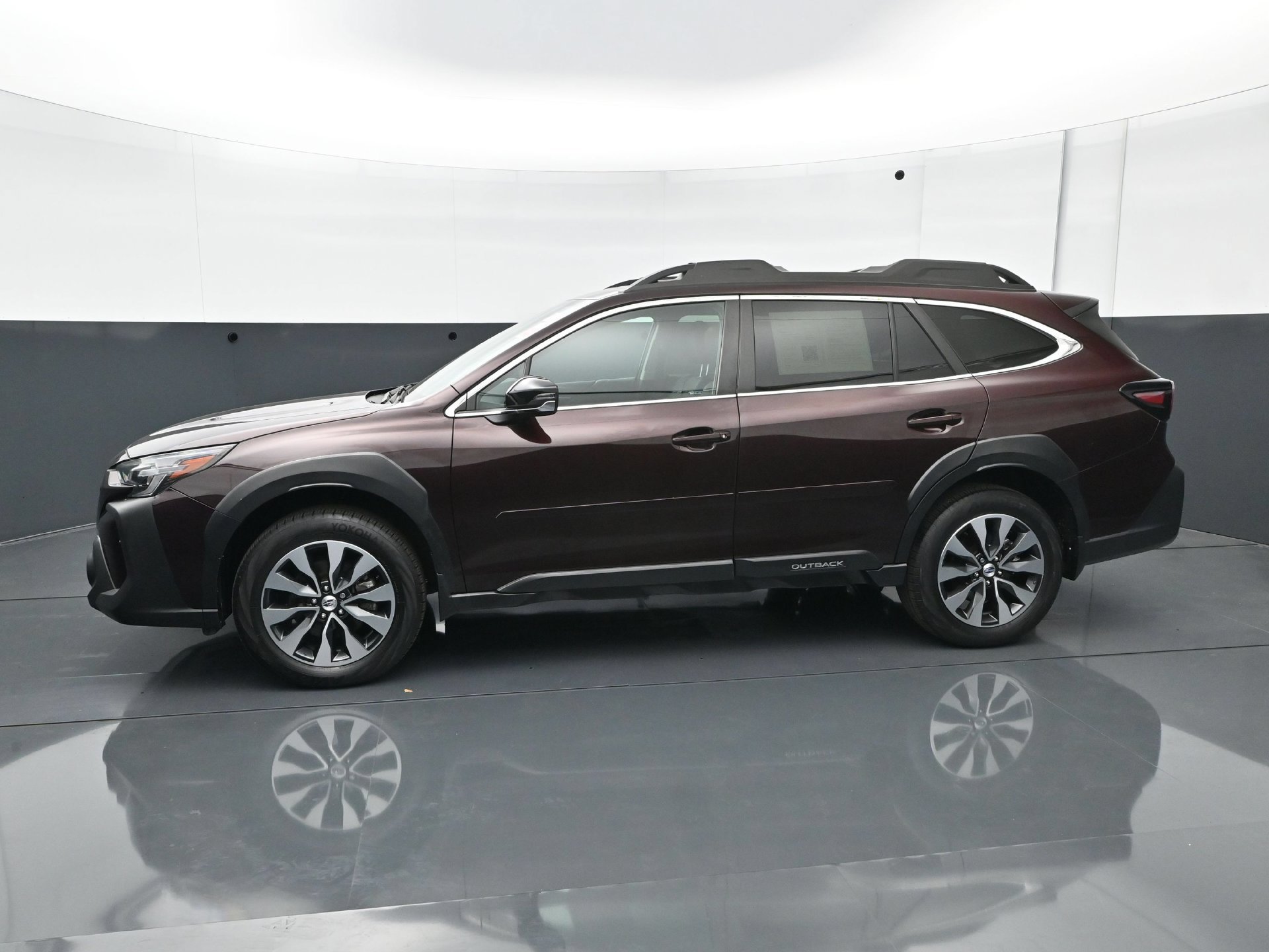 Used 2024 Subaru Outback Limited AWD/4WD image 3