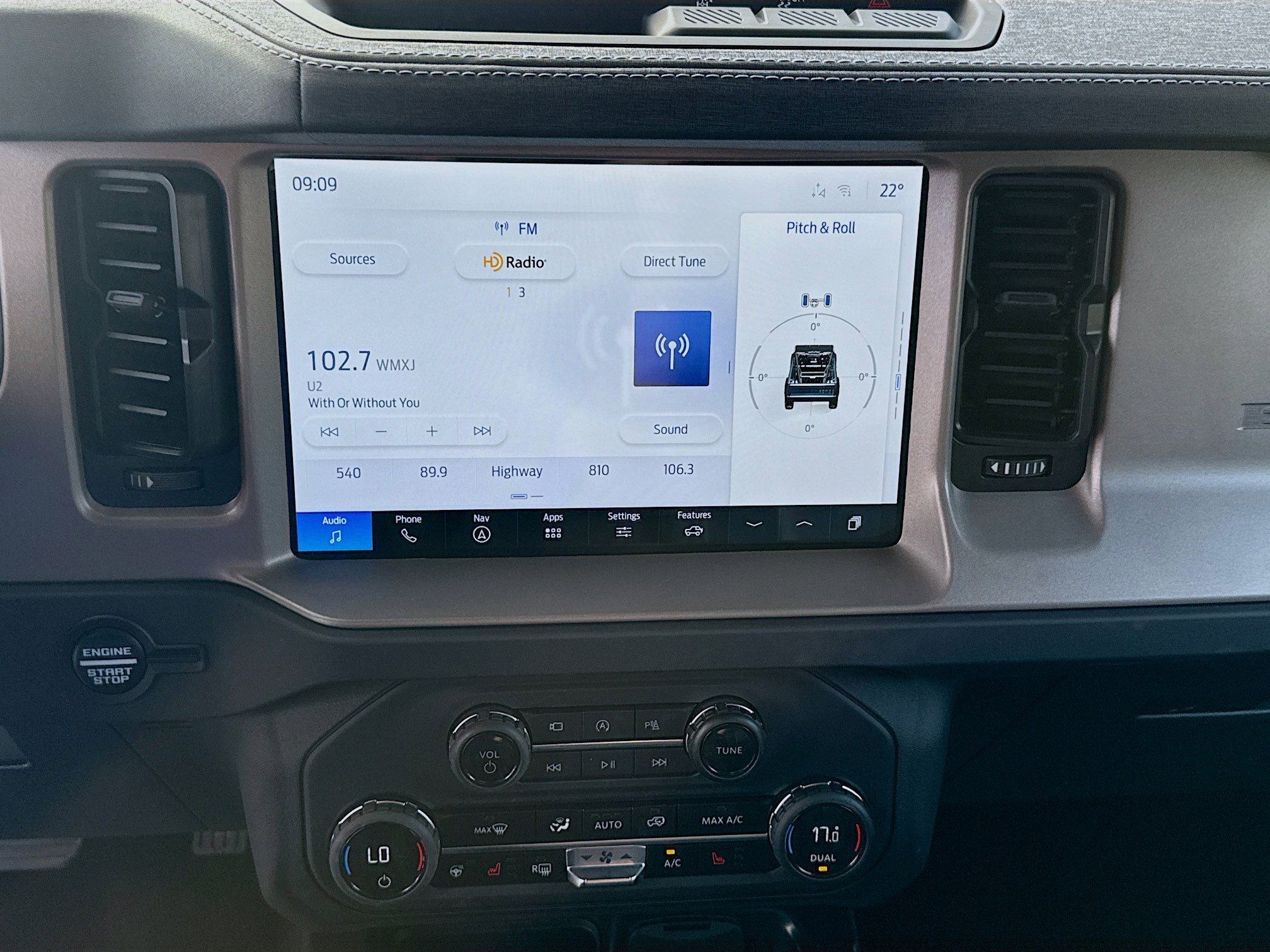 Used 2025 Ford Bronco Outer Banks image 12