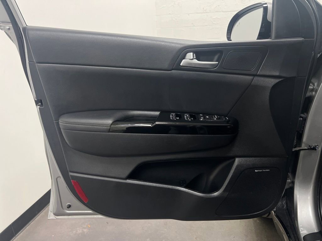 Used 2020 Kia Sportage SX image 12