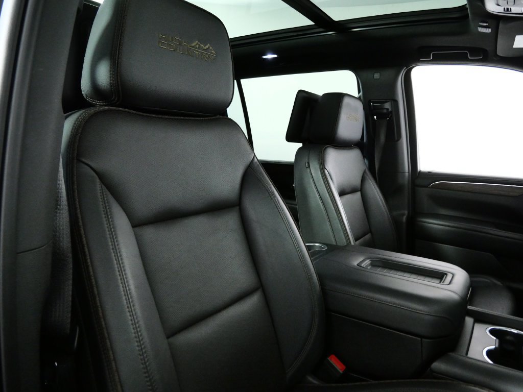 Used 2023 Chevrolet Suburban High Country AWD/4WD image 12
