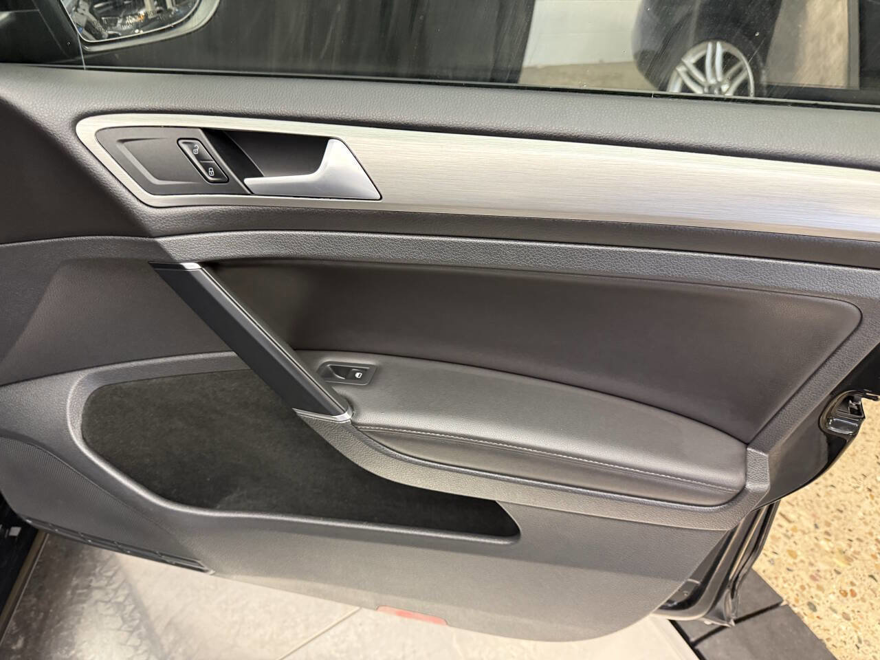 Used 2015 Volkswagen Golf SE image 20