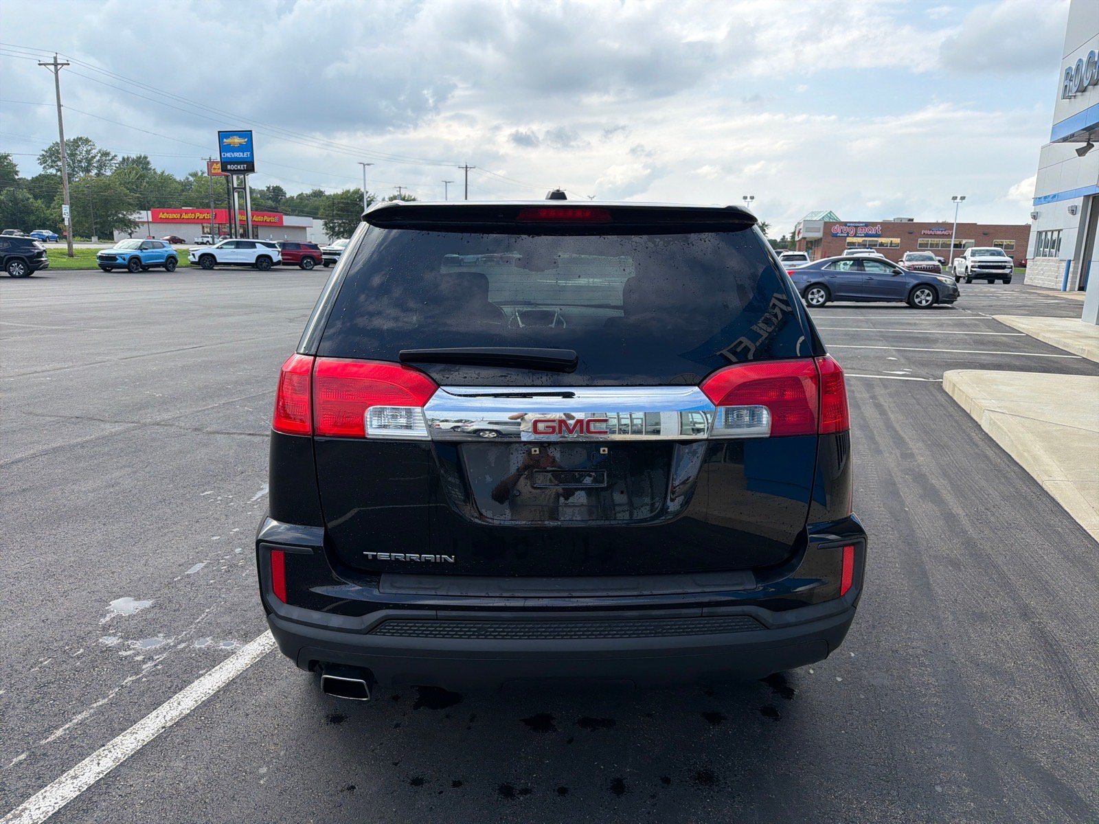 Used 2017 GMC Terrain SLE FWD image 3