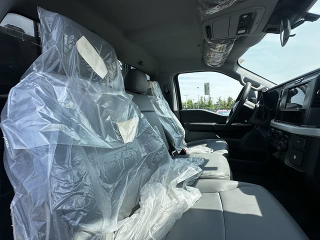 New 2026 Ford F550 4x4 Regular Cab Super Duty image 32