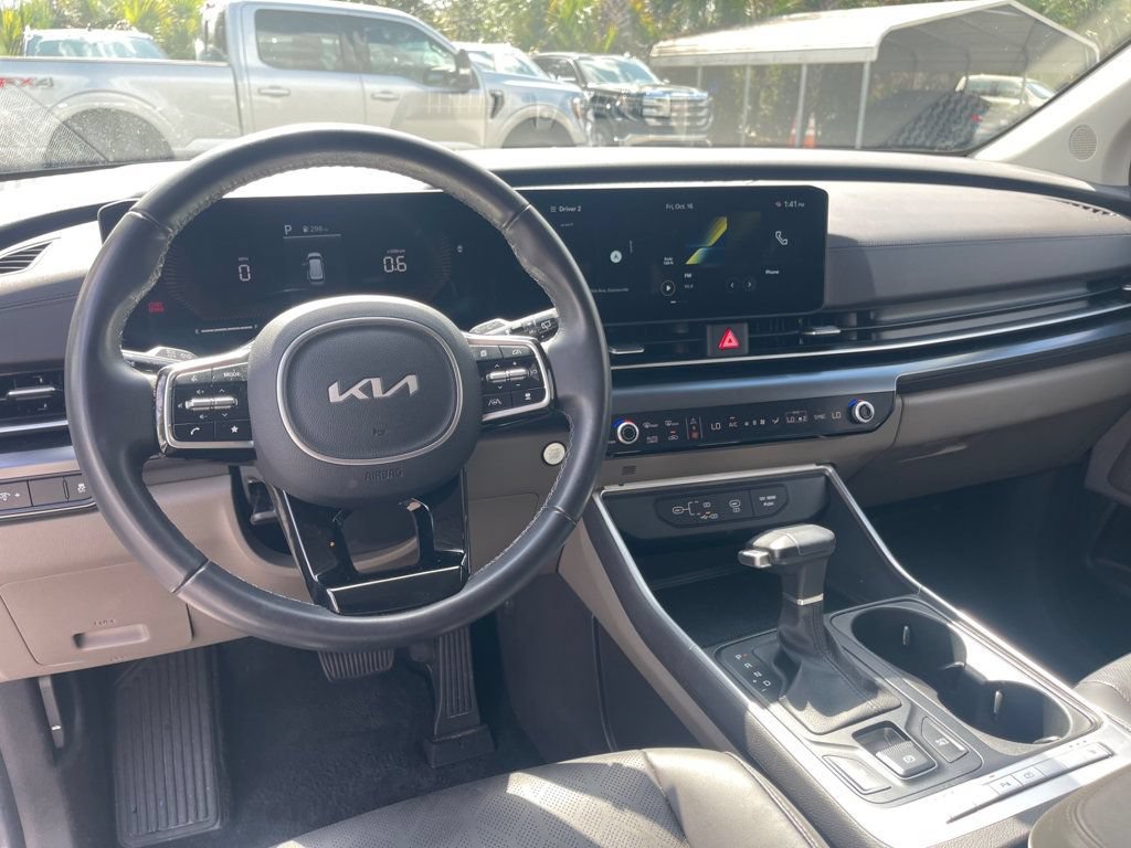 Used 2026 Kia Carnival FWD image 14