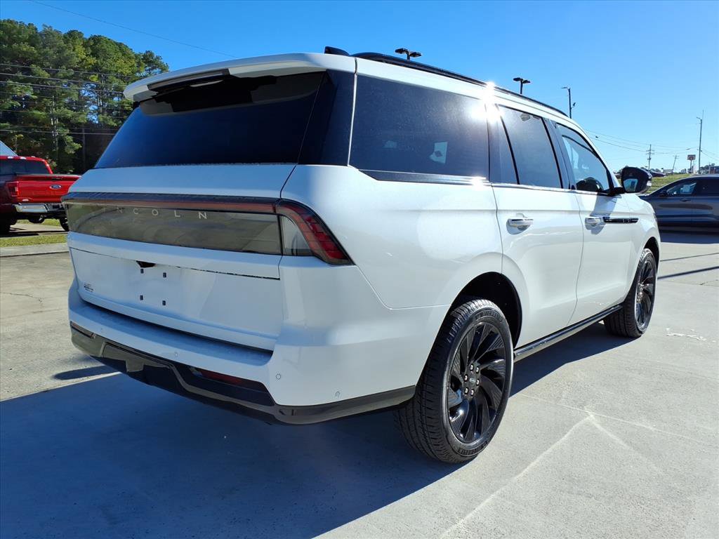 New 2025 Lincoln Navigator Reserve image 5