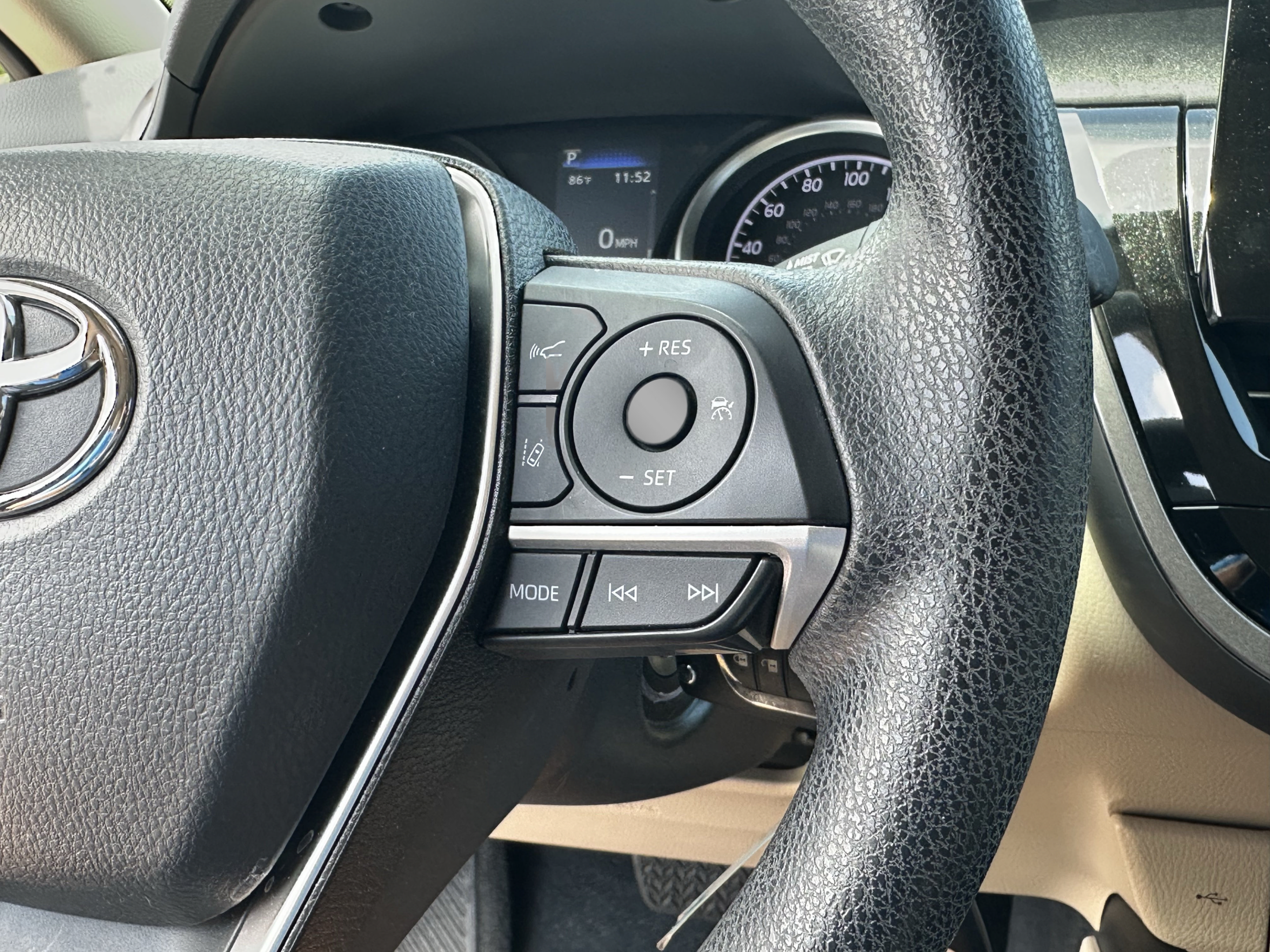 Used 2023 Toyota Camry LE FWD image 31