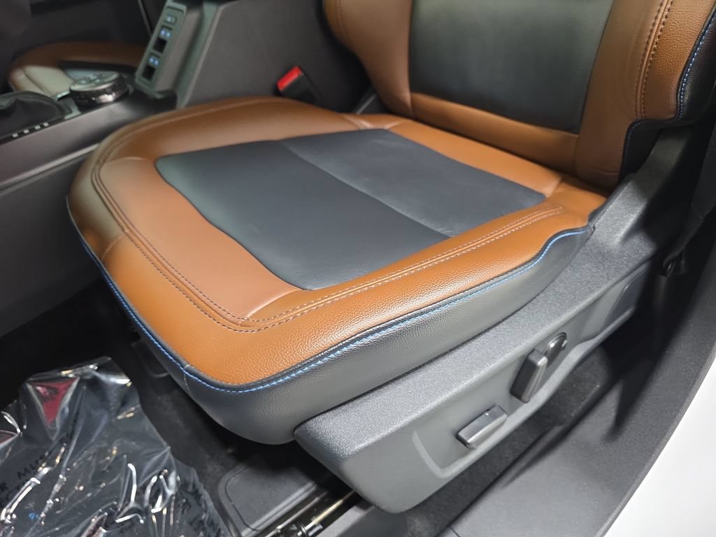 Used 2024 Ford Bronco Outer Banks AWD/4WD image 28