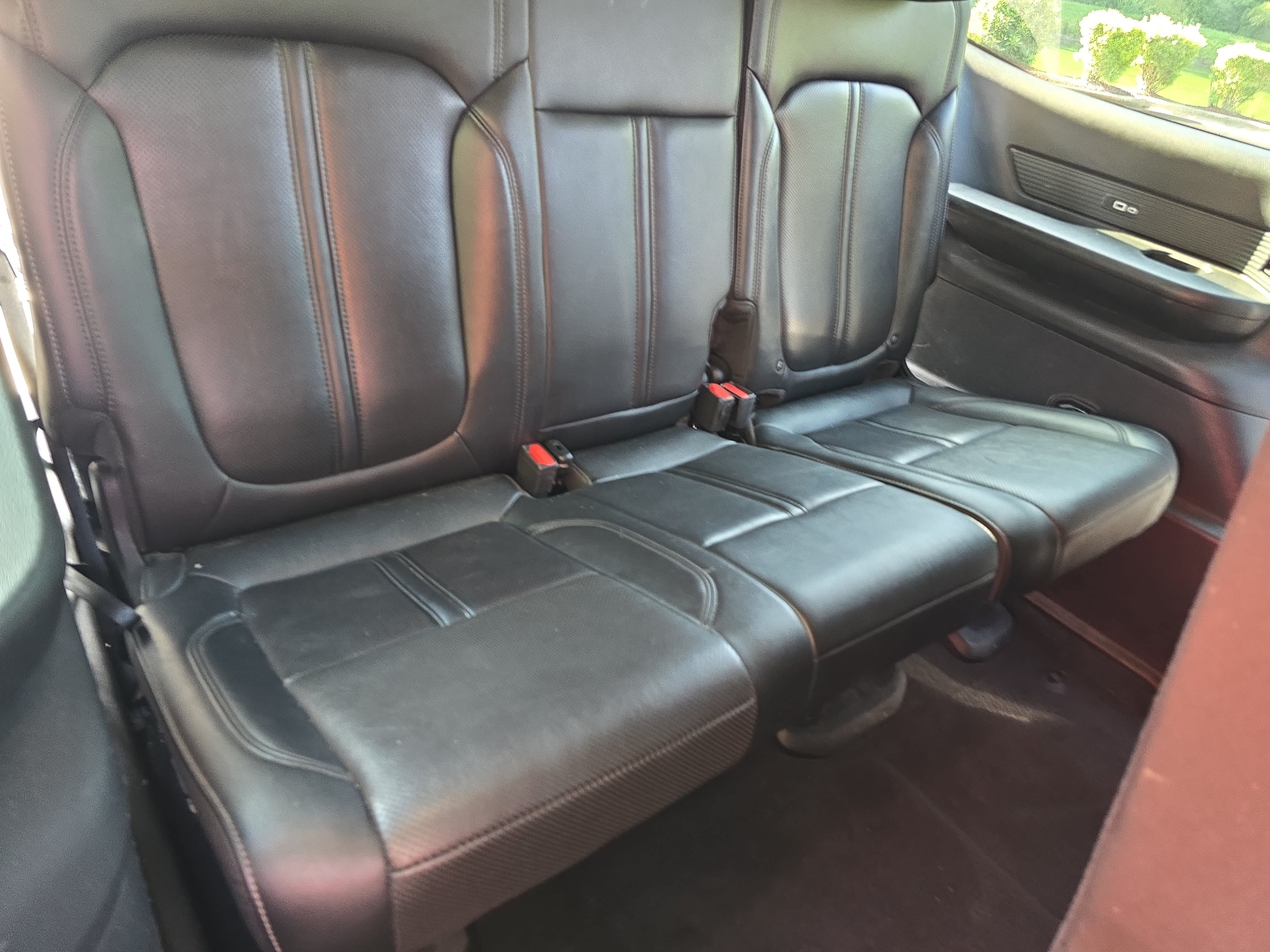 Used 2022 Jeep Wagoneer Series II w/ Premium Group I AWD/4WD image 12