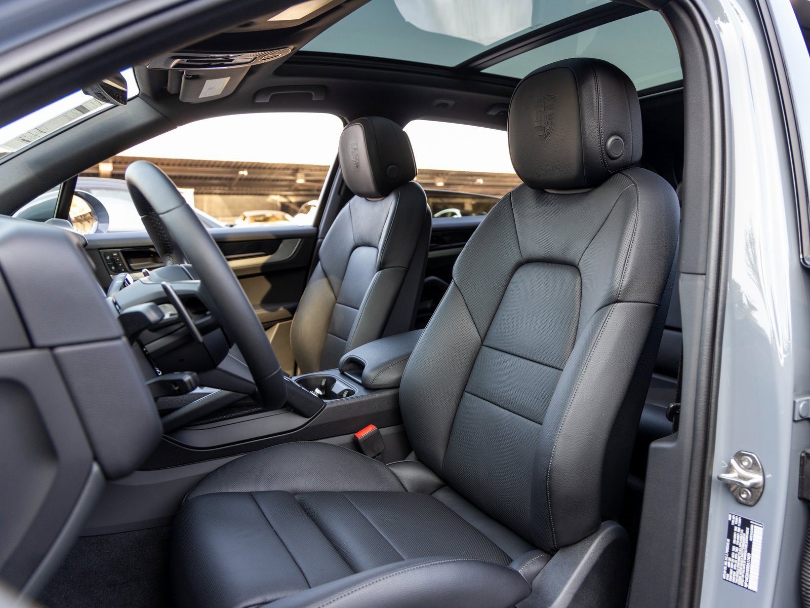 New 2025 Porsche Cayenne E-Hybrid image 5