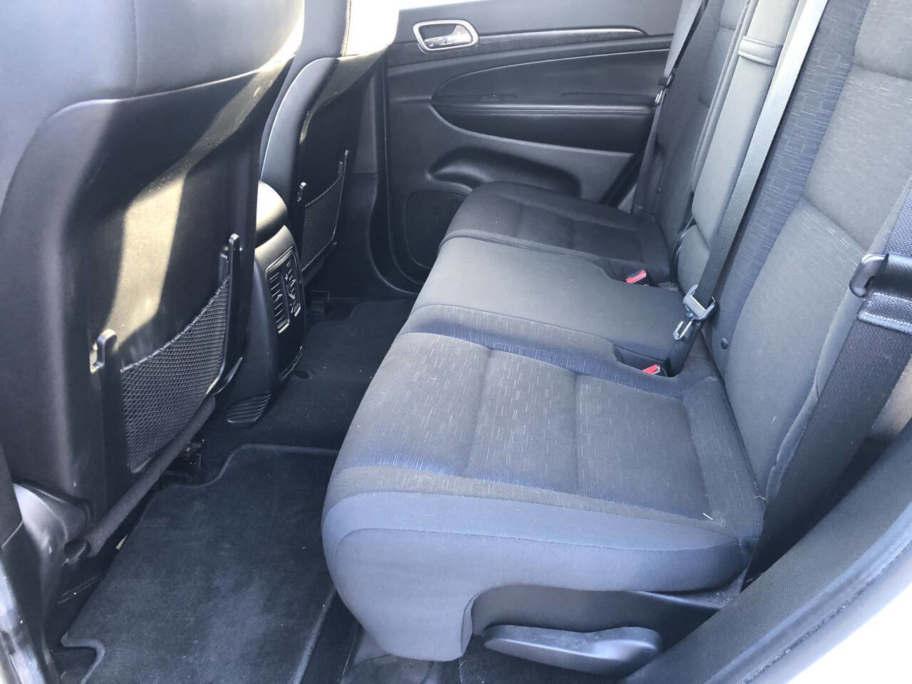 Used 2012 Jeep Grand Cherokee Laredo w/ Laredo E Group image 19