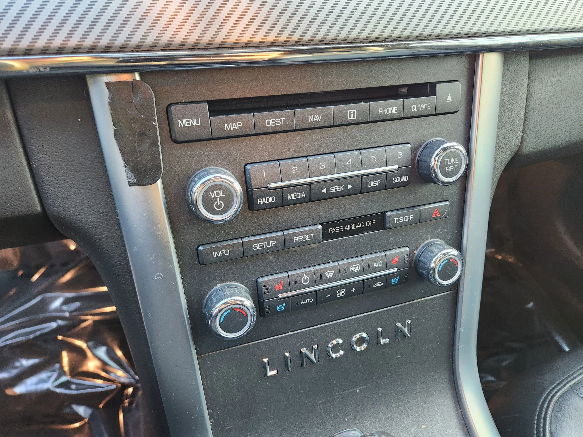 Used 2012 Lincoln MKS AWD image 29