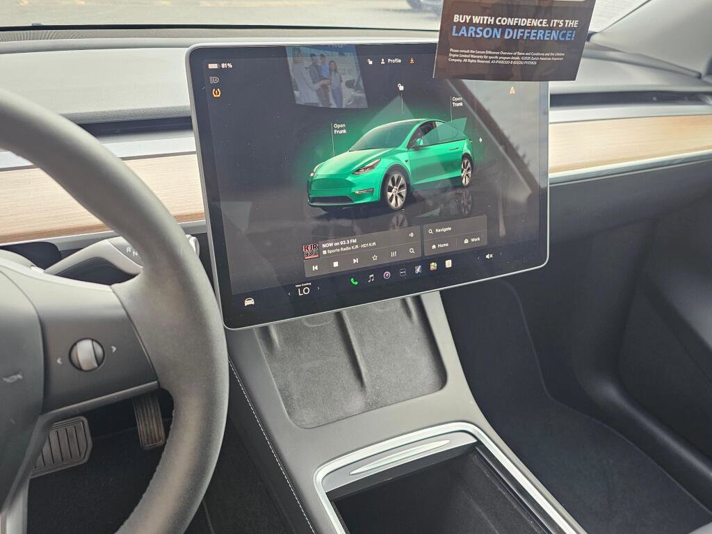 Used 2024 Tesla Model Y Long Range AWD/4WD image 26