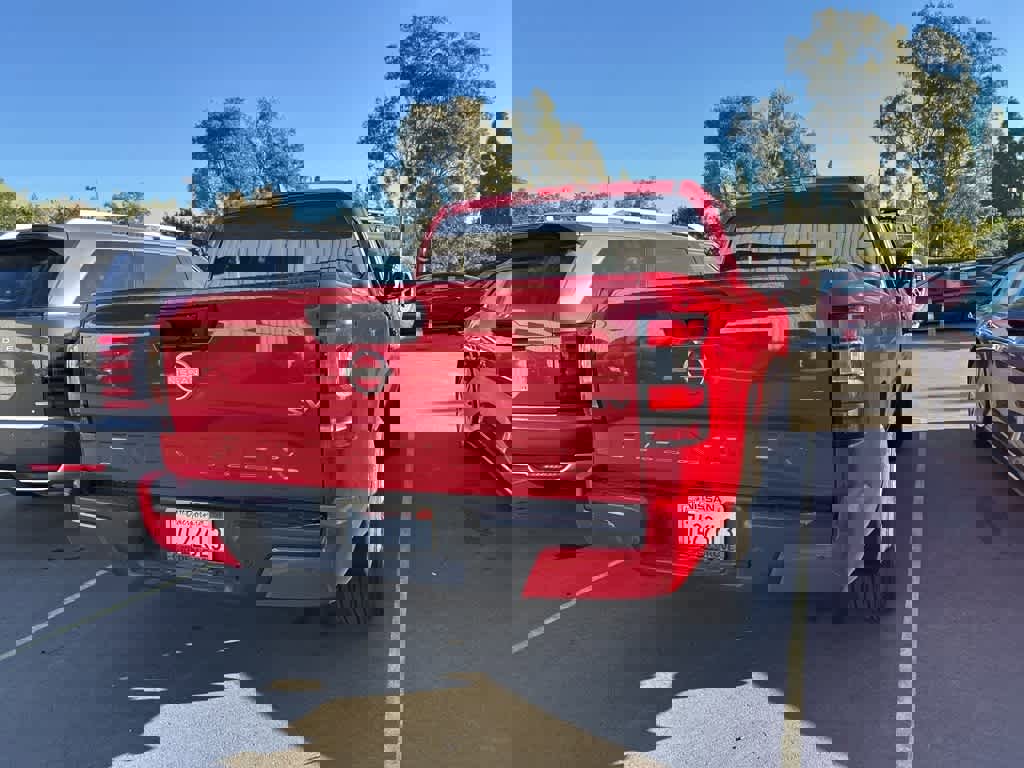 Used 2022 Nissan Frontier SV w/ Technology Package image 3