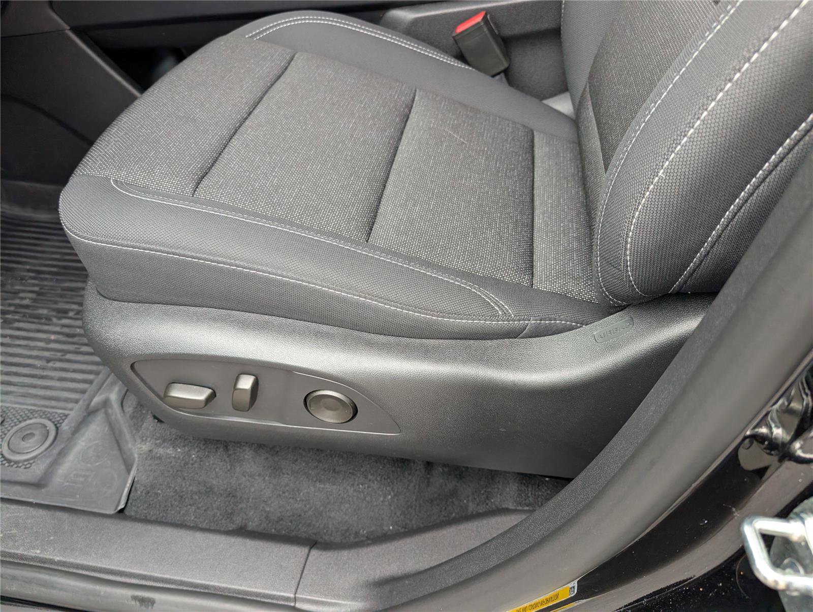 Used 2026 Chevrolet Traverse LT w/ Midnight/Sport Edition FWD image 22