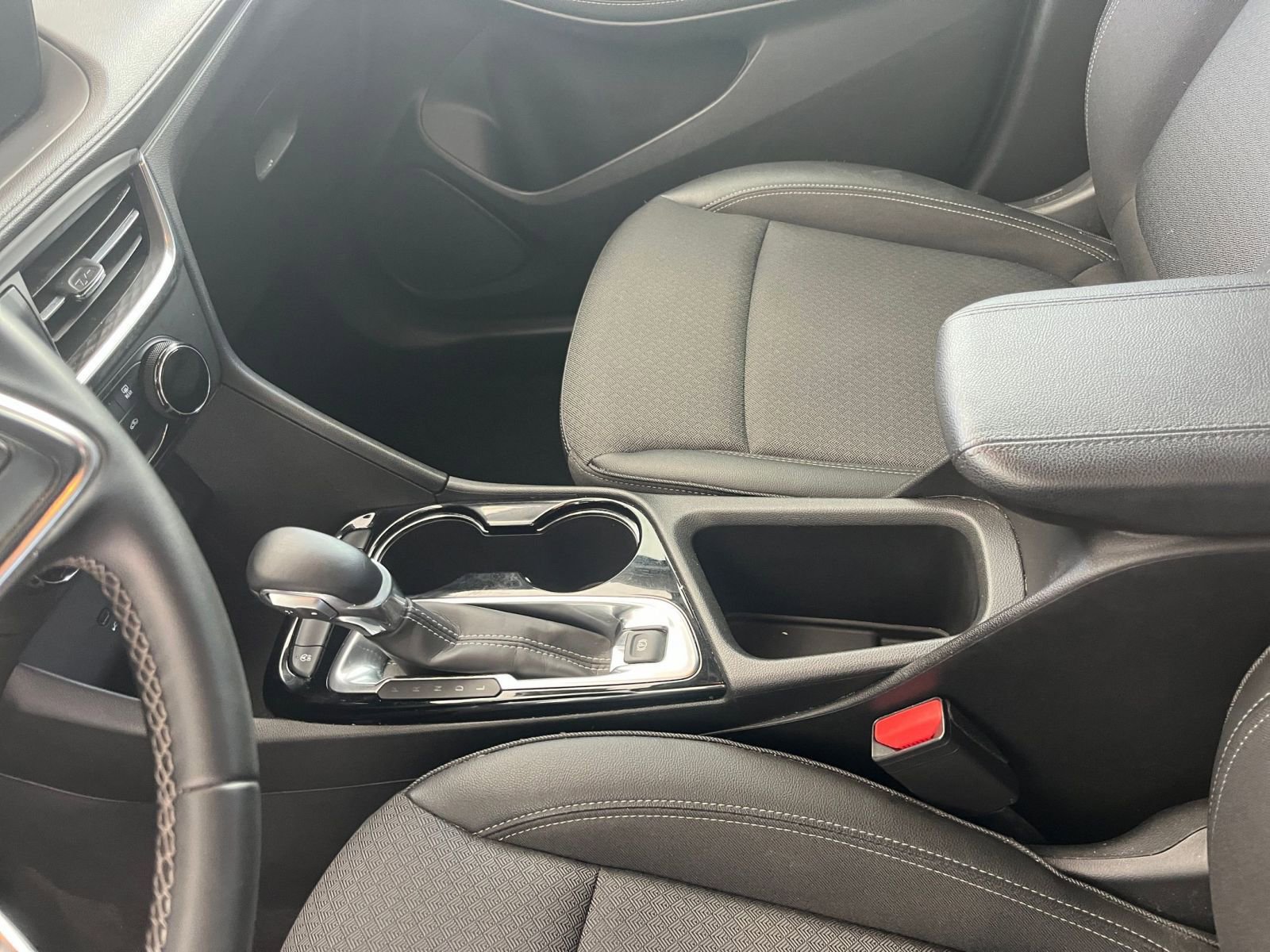 Used 2025 Buick Encore GX Preferred image 40