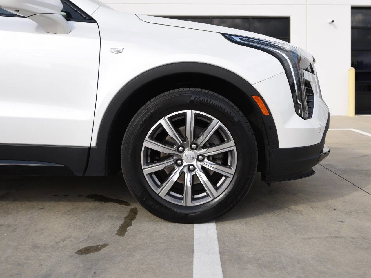 Used 2022 Cadillac XT4 Sport w/ Enhanced Visibility Package FWD image 11