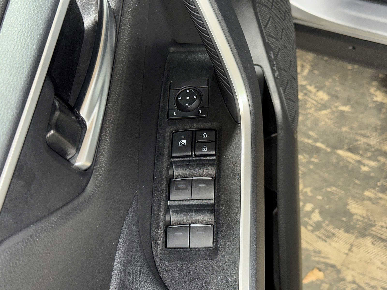 Certified 2025 Toyota RAV4 XLE w/ Convenience Package image 22