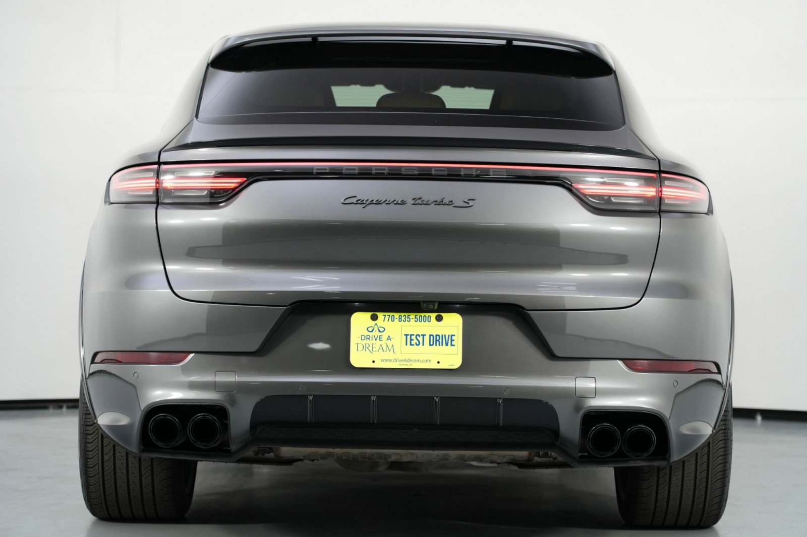 Used 2022 Porsche Cayenne Turbo S image 11