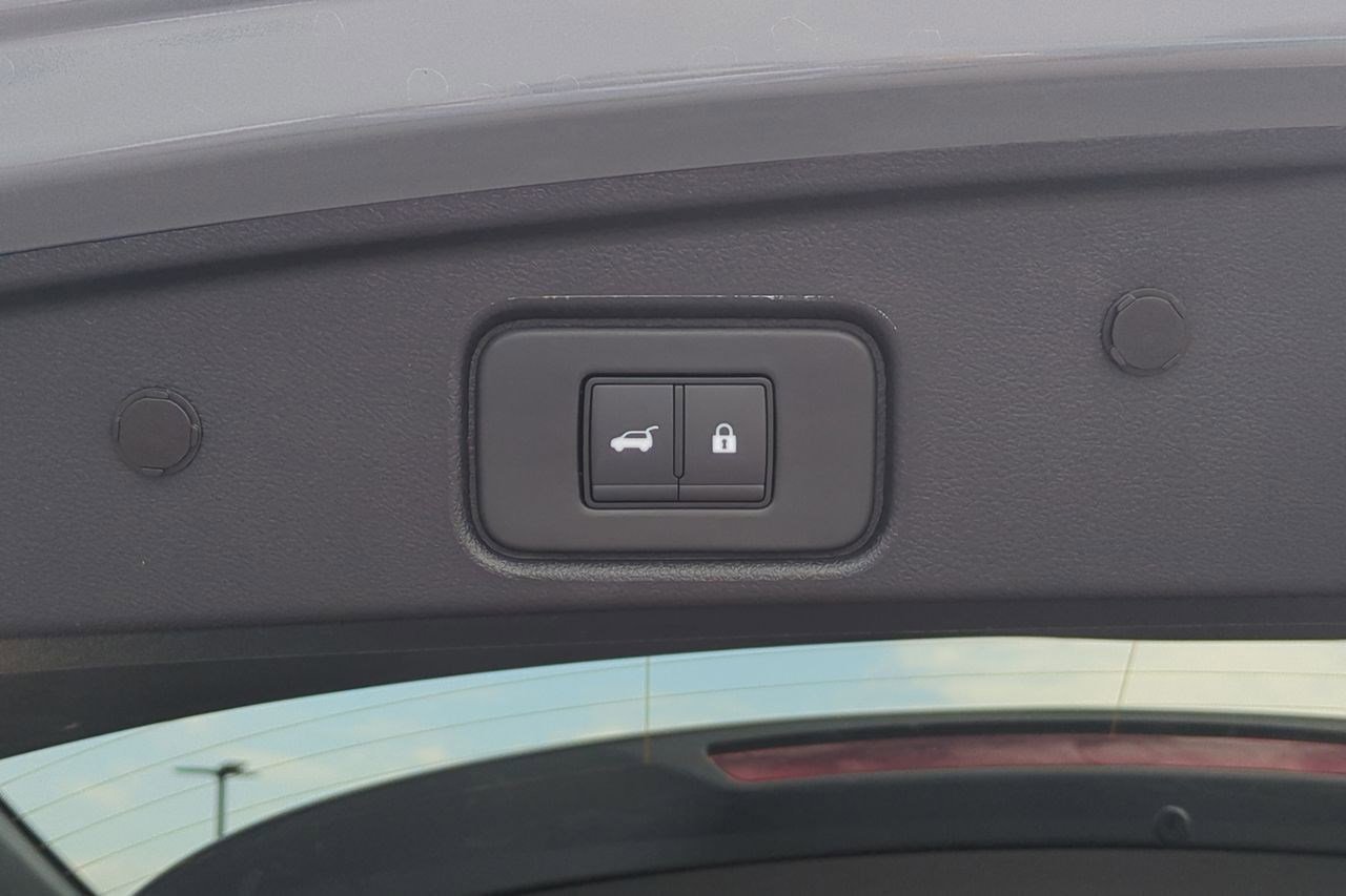 New 2026 Nissan Pathfinder Platinum FWD image 32
