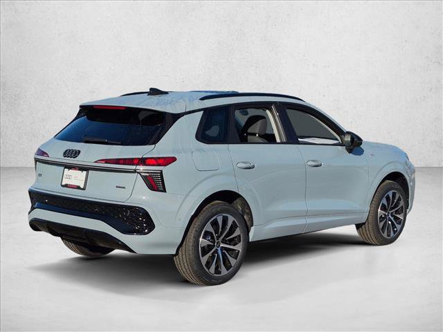 New 2026 Audi Q3 quattro 2.0T AWD/4WD image 2