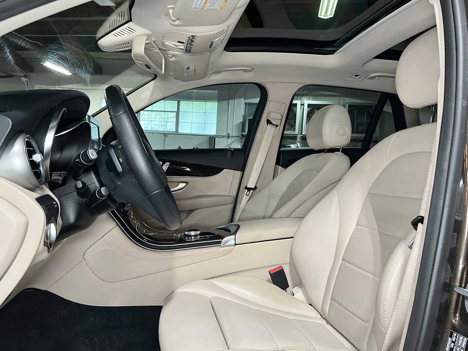 Used 2018 Mercedes-Benz GLC 300 image 22