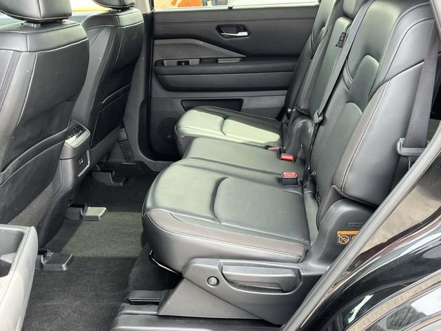 Used 2024 Nissan Pathfinder SL FWD image 14