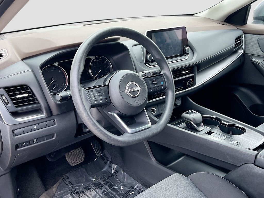 Used 2023 Nissan Rogue SV image 9
