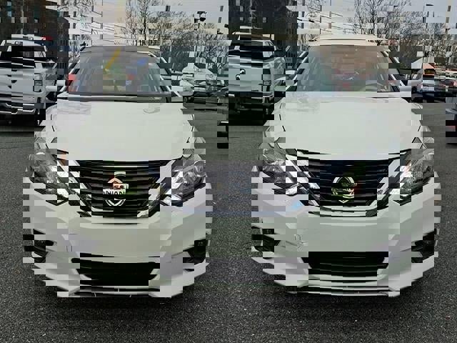 Used 2017 Nissan Altima 2.5 SL w/ 2.5 Technology Package image 2