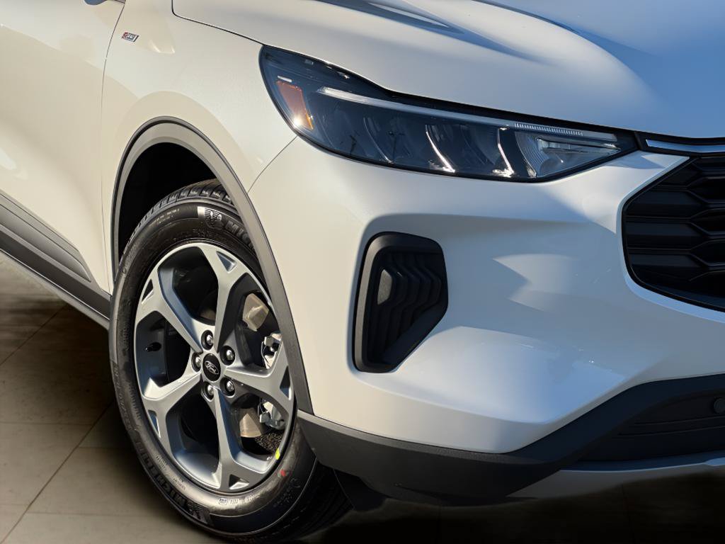 New 2026 Ford Escape ST-Line w/ Tech Pack #1 FWD image 38