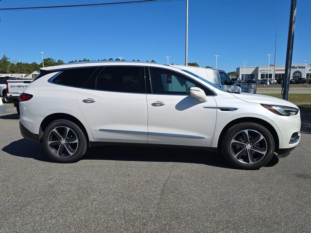 Used 2021 Buick Enclave Essence w/ Sport Touring Edition image 2