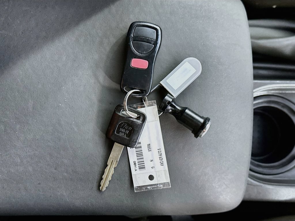 Used 2015 Nissan Xterra S AWD/4WD image 34