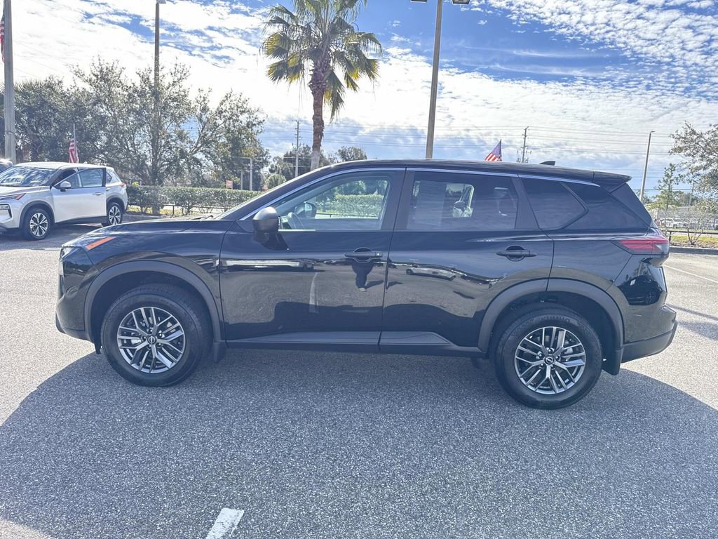 Used 2025 Nissan Rogue S image 7