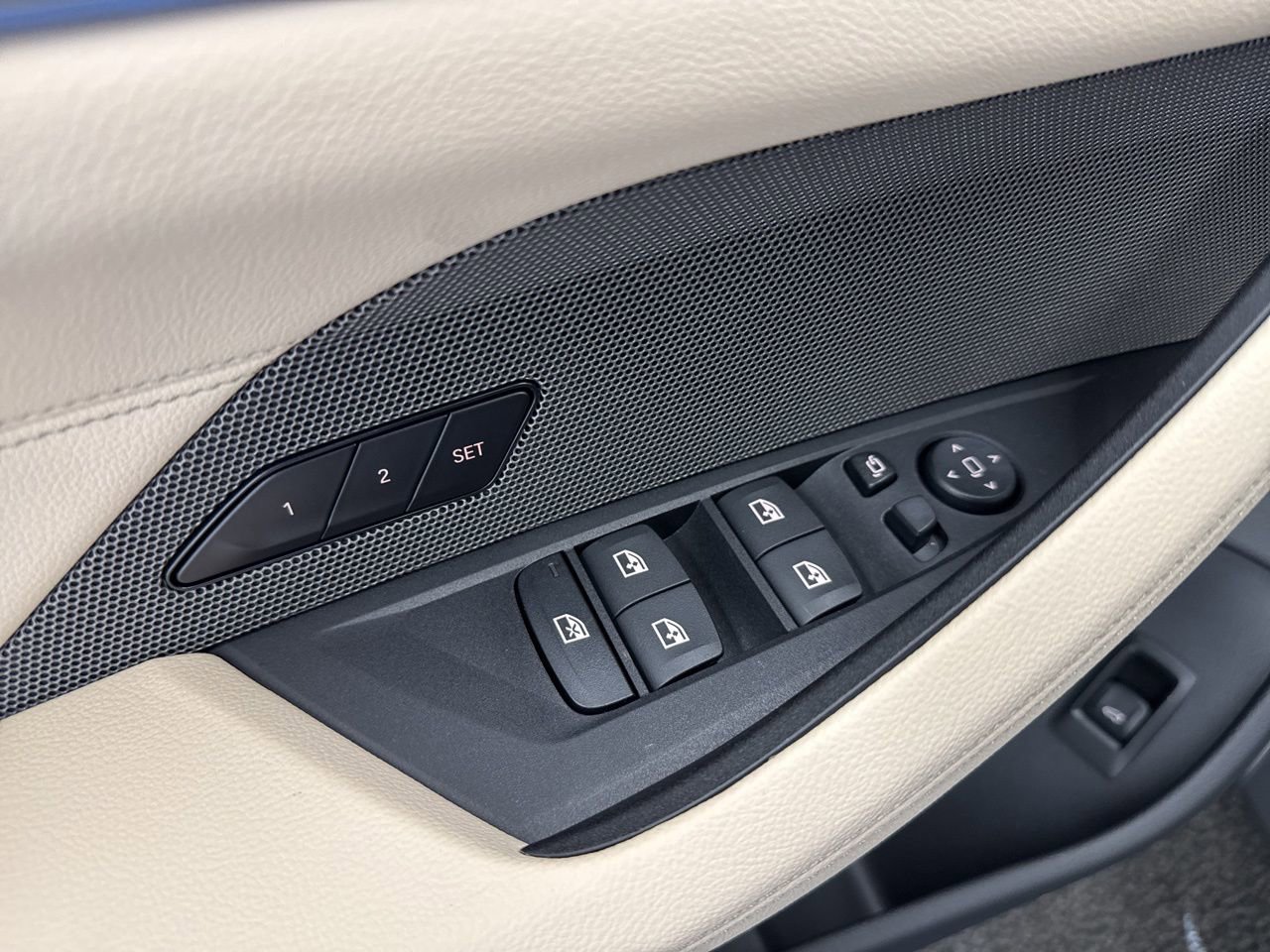 New 2025 BMW i4 xDrive40i image 41