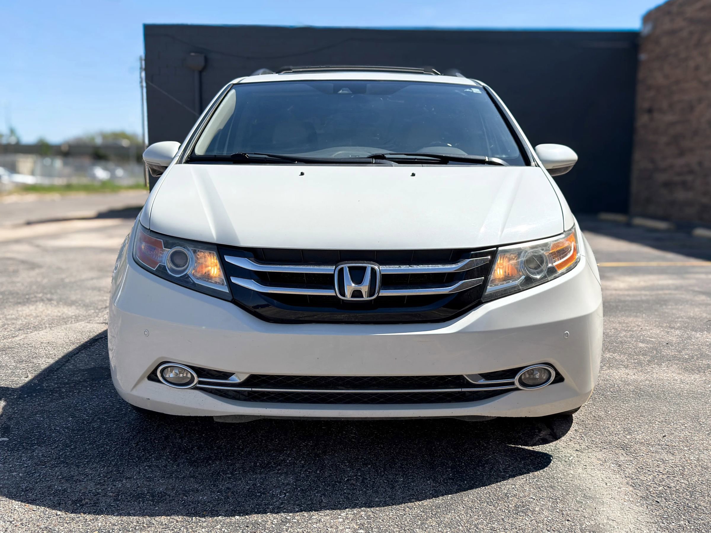 Used 2015 Honda Odyssey Touring image 2
